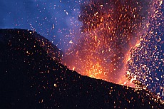 Vulkan Stromboli 2009, Lava Fontäne