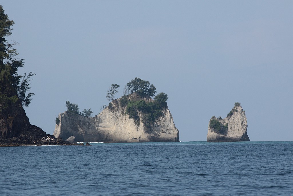 http://www.tboeckel.de/EFSF/efsf_wv/indonesia_09/krakatoa/IMG_7005_n.jpg