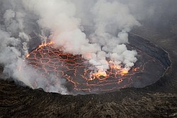  Nyiragongo DR-Kongo, Virunga Vulkane, Gorillas , Boeckel