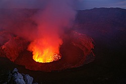  Nyiragongo DR-Kongo, Virunga Vulkane, by M. Rietze      