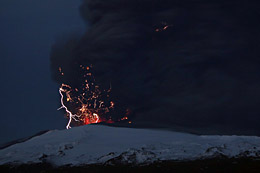 Eyjafoell Eruption 2010 by Thorsten Boeckel
